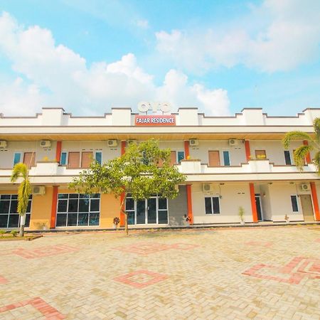 Oyo 1653 Fajar Residence Pekanbaru Ngoại thất bức ảnh