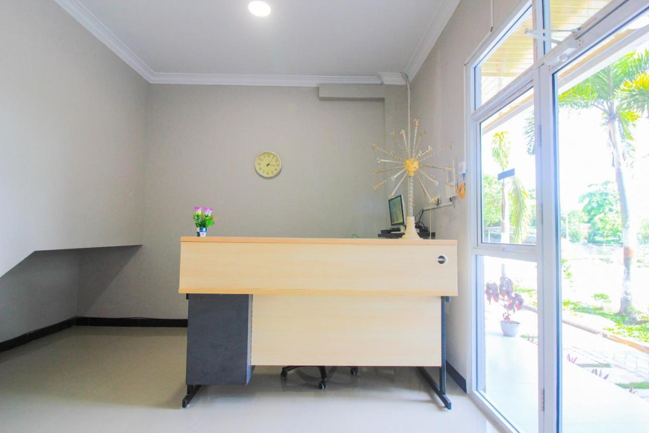 Oyo 1653 Fajar Residence Pekanbaru Ngoại thất bức ảnh