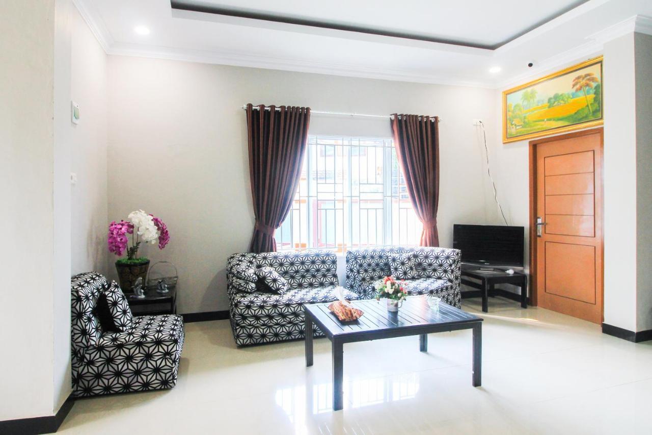 Oyo 1653 Fajar Residence Pekanbaru Ngoại thất bức ảnh