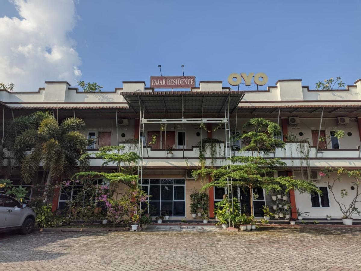Oyo 1653 Fajar Residence Pekanbaru Ngoại thất bức ảnh