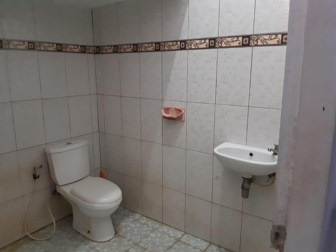 Oyo 1653 Fajar Residence Pekanbaru Phòng bức ảnh