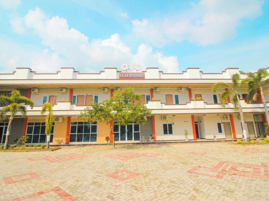 Oyo 1653 Fajar Residence Pekanbaru Ngoại thất bức ảnh