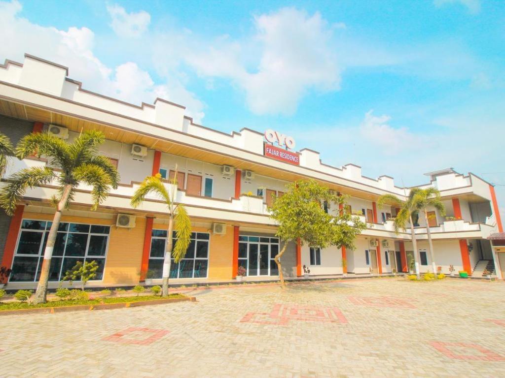 Oyo 1653 Fajar Residence Pekanbaru Ngoại thất bức ảnh