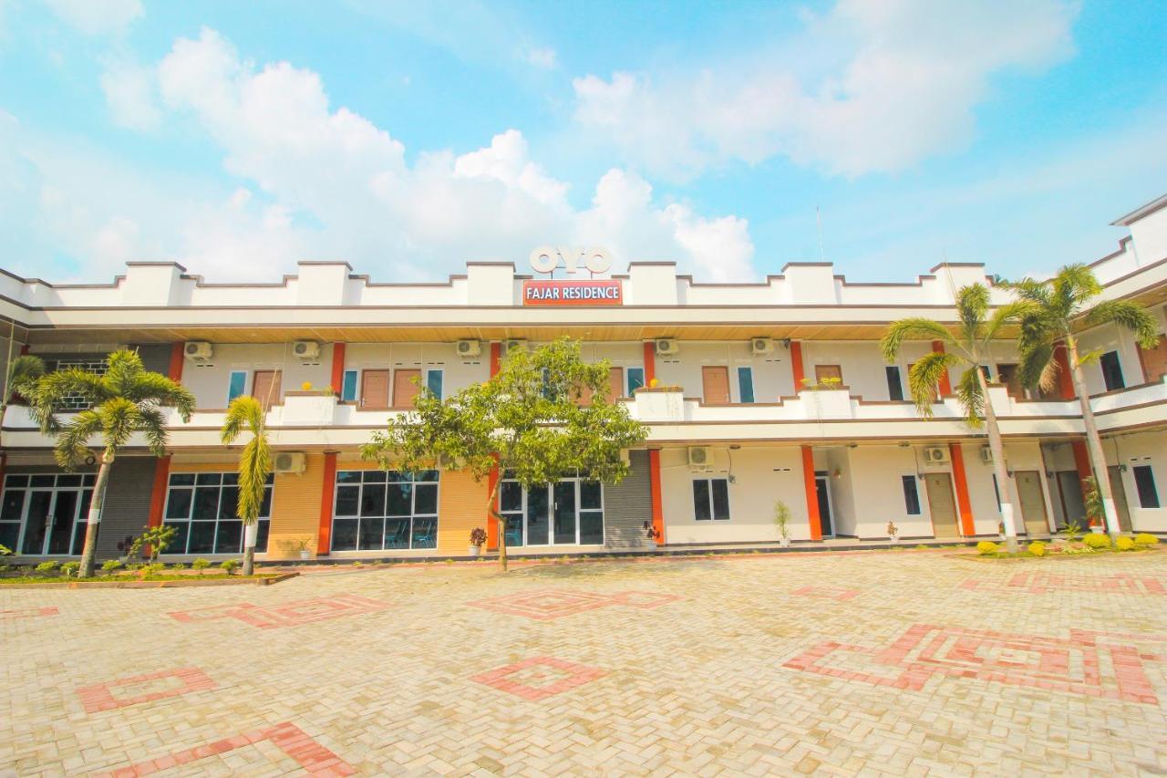 Oyo 1653 Fajar Residence Pekanbaru Ngoại thất bức ảnh